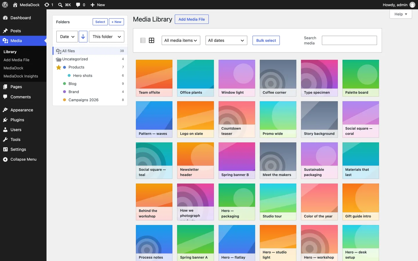 คลังสื่อพร้อมแถบโฟลเดอร์ของ MediaDock — โครงสร้างต้นไม้ สี ดาว และจำนวนไฟล์